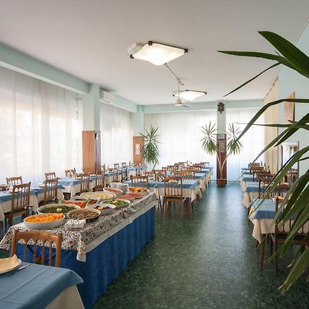 Hotel Madison Riccione Eksteriør billede