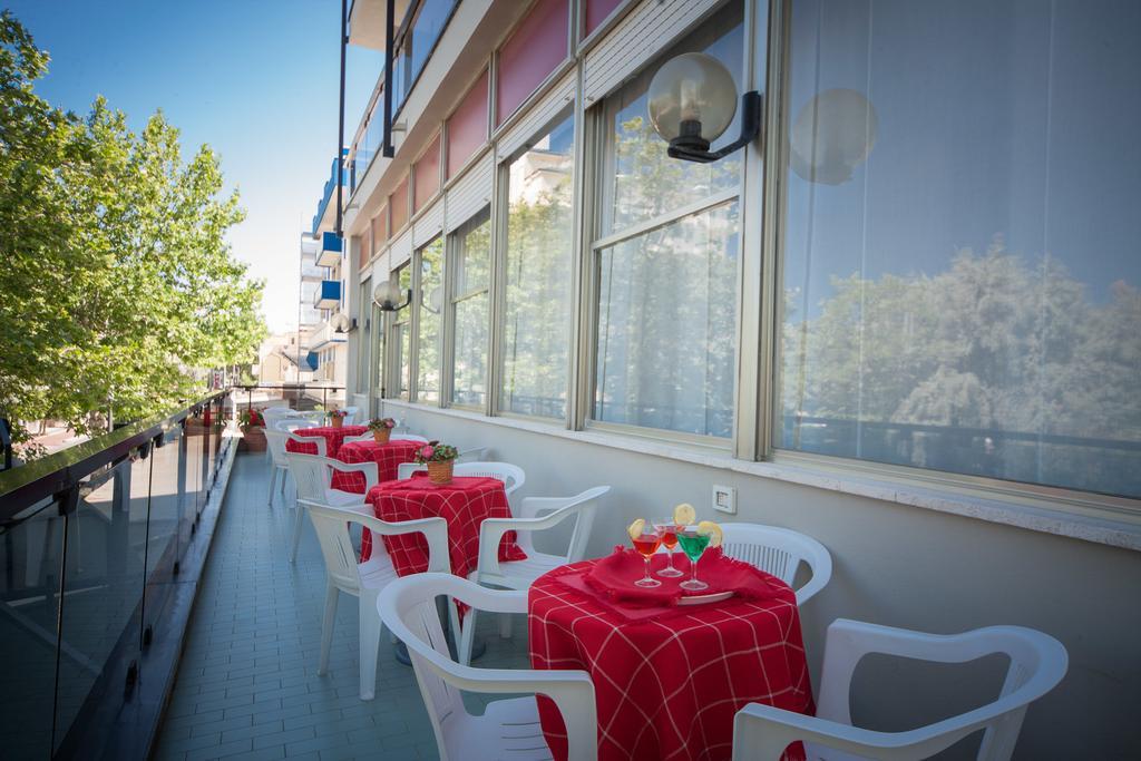 Hotel Madison Riccione Eksteriør billede